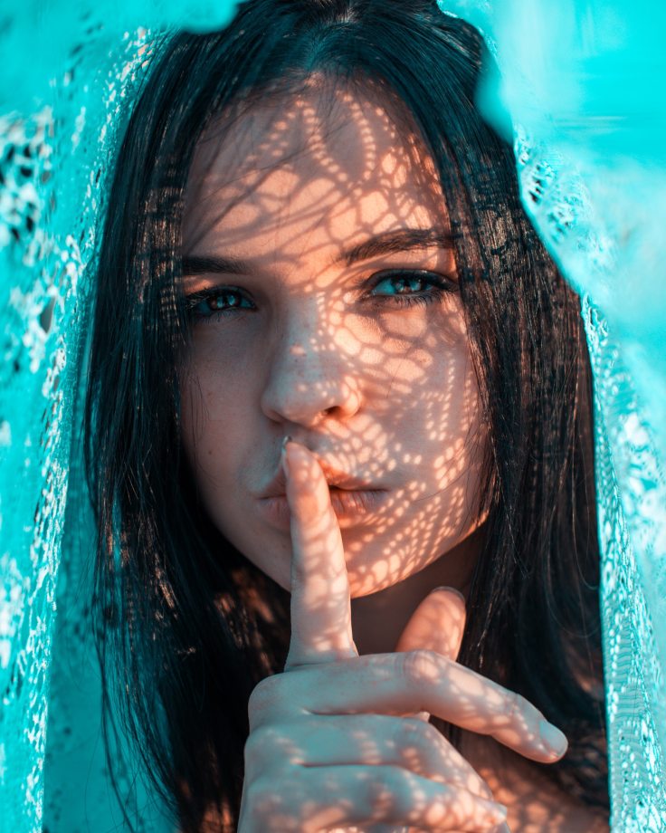 beautiful-close-up-dark-hair-2590589